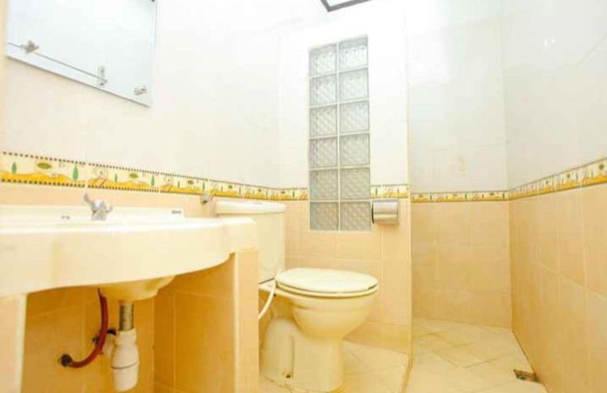 Hotel Gading Kencana Samarinda Bagian luar foto
